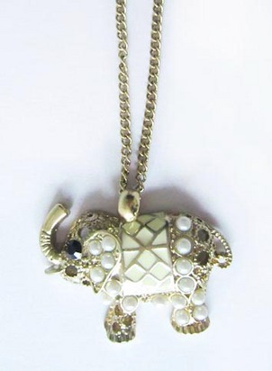 H&M pearl elephant necklace